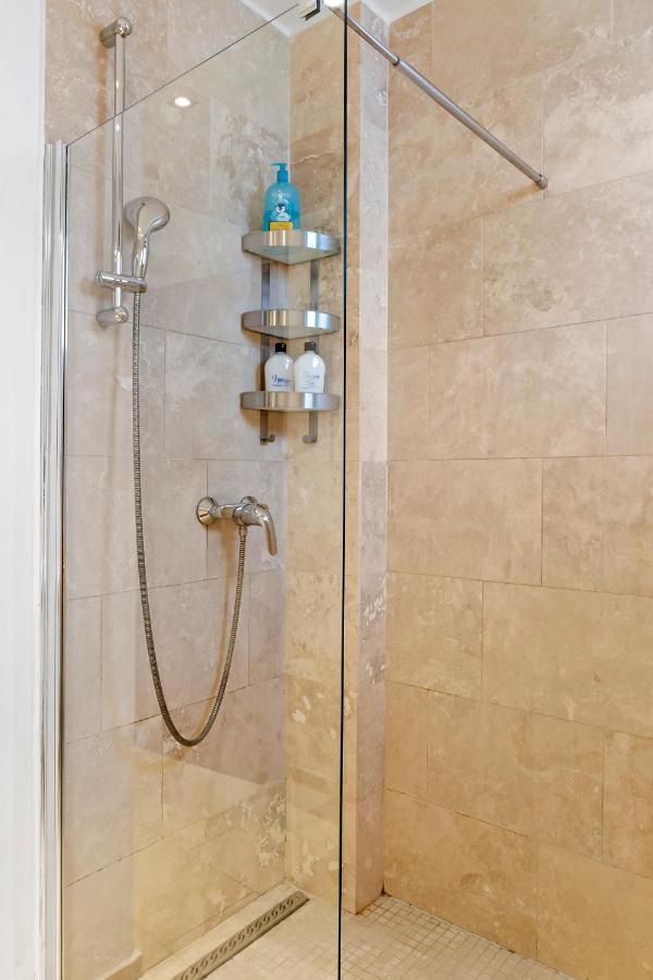 City Heart Retreat Elegant Apartment بوخارست المظهر الخارجي الصورة