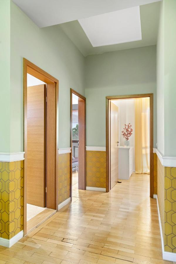 City Heart Retreat Elegant Apartment بوخارست المظهر الخارجي الصورة