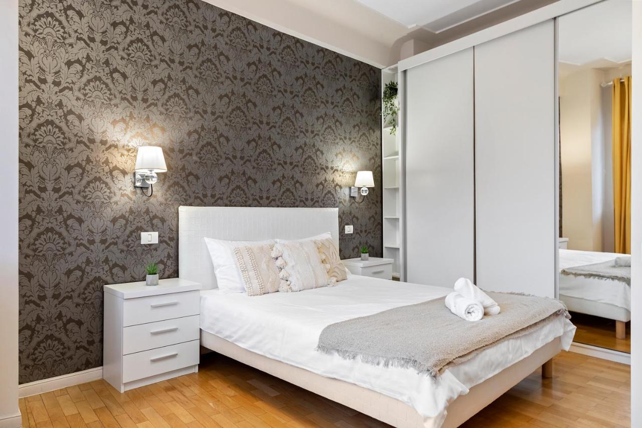 City Heart Retreat Elegant Apartment بوخارست المظهر الخارجي الصورة