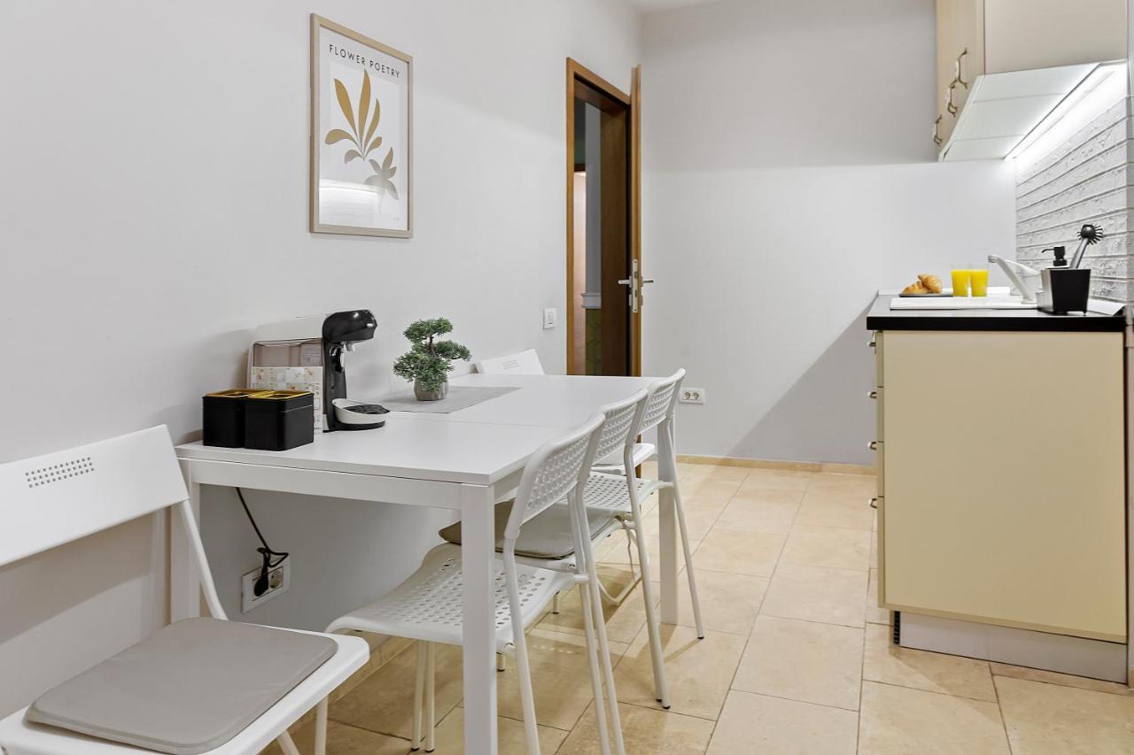 City Heart Retreat Elegant Apartment بوخارست المظهر الخارجي الصورة