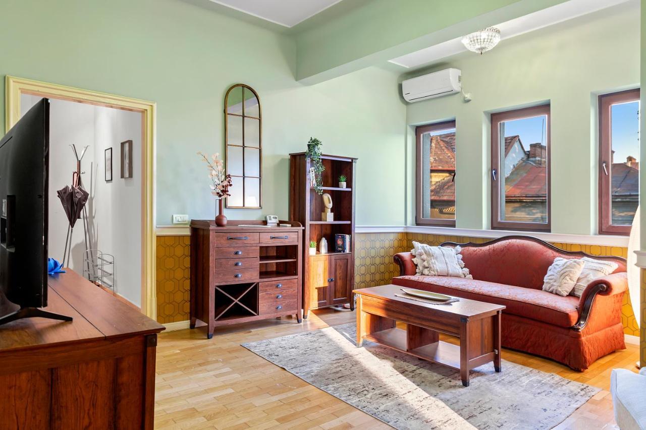 City Heart Retreat Elegant Apartment بوخارست المظهر الخارجي الصورة