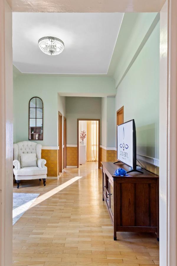 City Heart Retreat Elegant Apartment بوخارست المظهر الخارجي الصورة