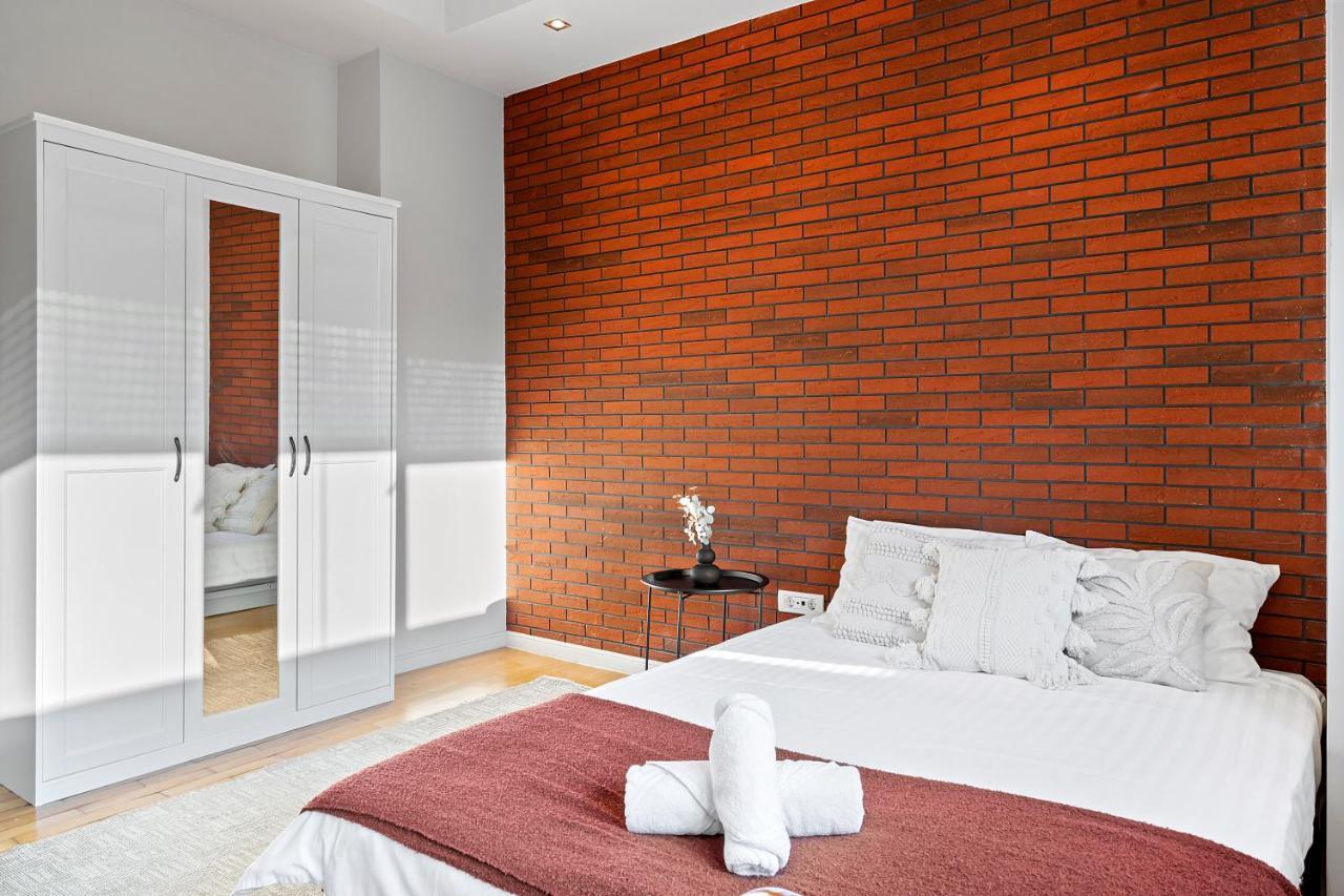 City Heart Retreat Elegant Apartment بوخارست المظهر الخارجي الصورة